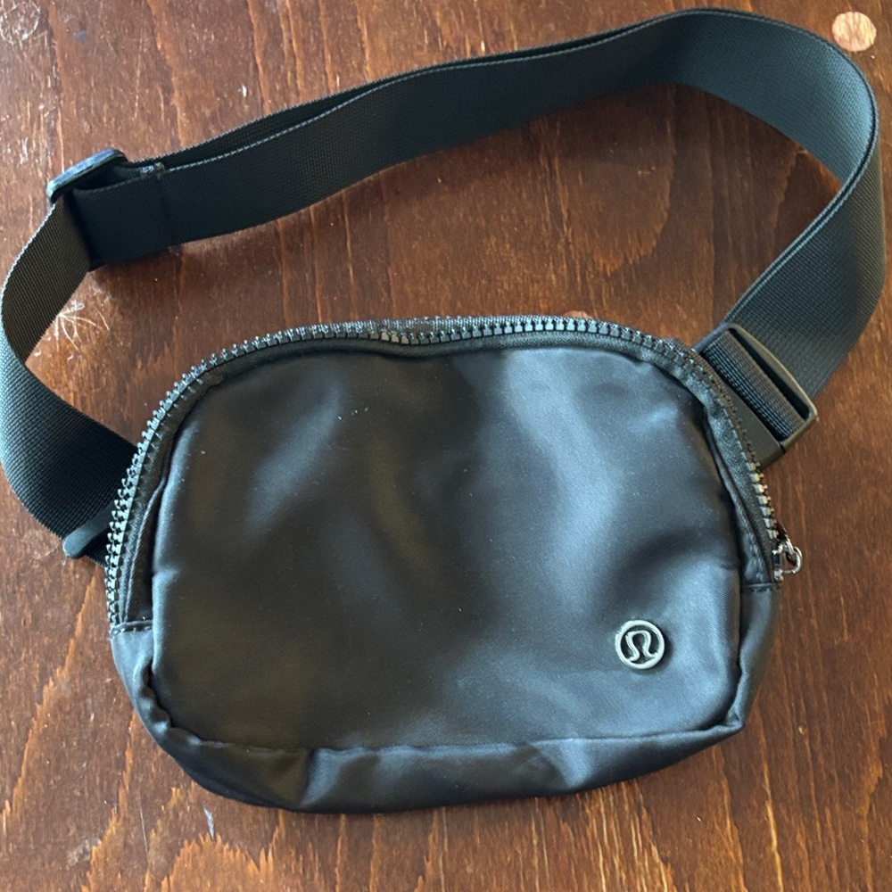lululemon athletica Charcoal Belt Bag